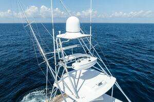 2016 Hatteras thumbnail 9