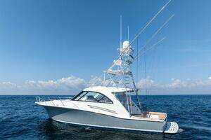 2016 Hatteras thumbnail 13