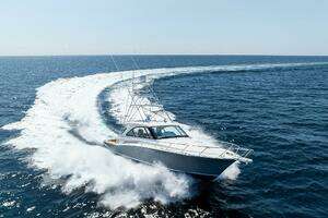 2016 Hatteras thumbnail 25