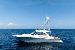 2016 Hatteras thumbnail 16