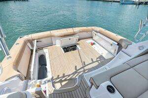 2016 Hatteras thumbnail 30