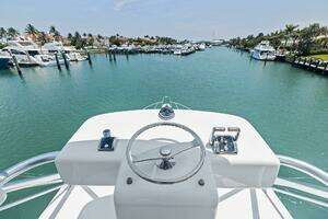 2016 Hatteras thumbnail 42