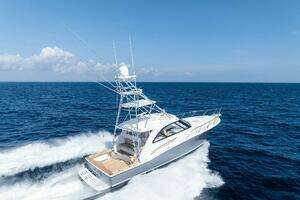 2016 Hatteras thumbnail 22