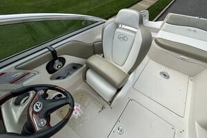 Photo 5365413 for 2007 Sea Ray 240 Sundeck  