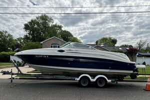 Photo 5365447 for 2007 Sea Ray 240 Sundeck  