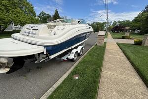 Photo 5365406 for 2007 Sea Ray 240 Sundeck  