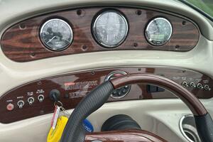 Photo 5365424 for 2007 Sea Ray 240 Sundeck  