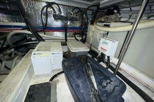 2000 Carver 506 Motor Yacht thumbnail 32