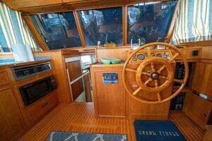 2001 Grand Banks 42 Classic thumbnail 55