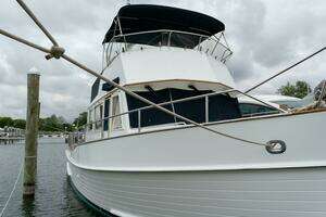 2001 Grand Banks 42 Classic thumbnail 3