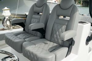 33ft Front Runner Yacht For Sale