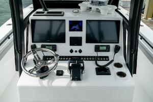 33ft Front Runner Yacht For Sale