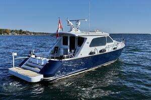  2003 Dovercraft 42 PH Coupe Yacht For Sale in Penetanguishene Ontario