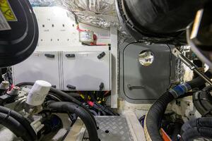 Princess V62-S Alpha Dog -  Engine Room