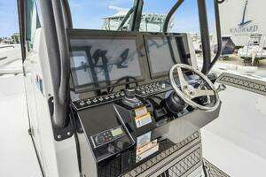 2023 Wellcraft 352 Fisherman Center Console thumbnail 15