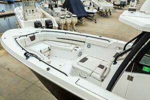 2023 Wellcraft 352 Fisherman Center Console thumbnail 39