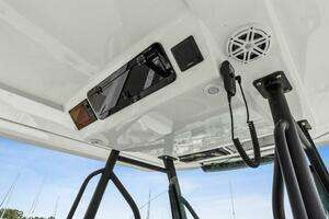2023 Wellcraft 352 Fisherman Center Console thumbnail 17