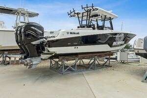 2023 Wellcraft 352 Fisherman Center Console thumbnail 3