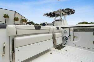 2023 Wellcraft 352 Fisherman Center Console thumbnail 9