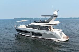 2023 Azimut Fly 53 yacht cruising on open water, showcasing 