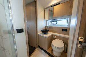 2023 Azimut Fly 53 thumbnail 95