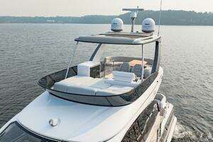 2023 Azimut Fly 53 thumbnail 4