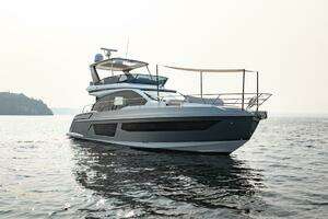 2023 Azimut Fly 53 thumbnail 1
