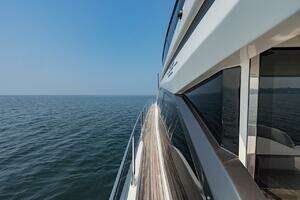 2023 Azimut Fly 53 thumbnail 56