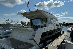 52FT (16.05M) PRESTIGE yacht for sale