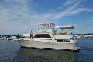 1980 Viking 43 DCMY thumbnail 2
