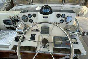 1980 Viking 43 DCMY thumbnail 13