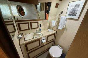 1980 Viking 43 DCMY thumbnail 25