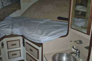 1982 Bertram 38 Convertible thumbnail 33