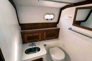 2013 Hunt Yachts Harrier 36 thumbnail 34