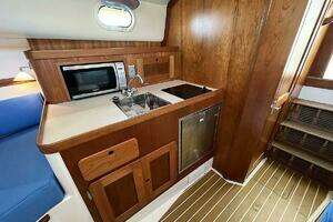 2013 Hunt Yachts Harrier 36 thumbnail 33