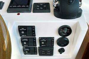 2013 Hunt Yachts Harrier 36 thumbnail 18