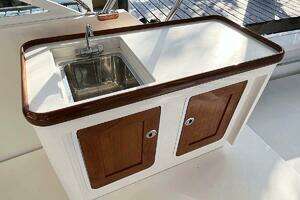 2013 Hunt Yachts Harrier 36 thumbnail 13