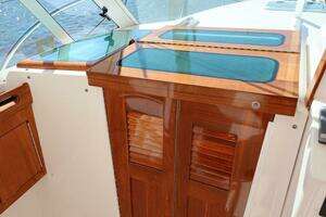 2013 Hunt Yachts Harrier 36 thumbnail 27