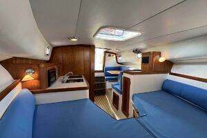 2013 Hunt Yachts Harrier 36 thumbnail 32