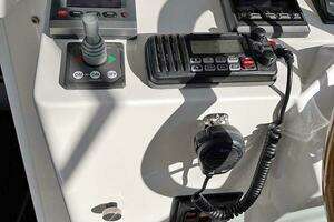 2013 Hunt Yachts Harrier 36 thumbnail 17