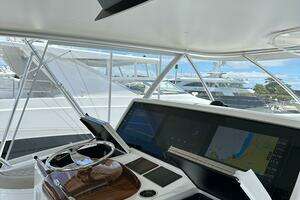2025 Viking 82 Convertible thumbnail 46