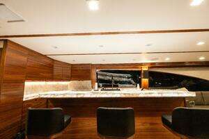 2025 Viking 82 Convertible thumbnail 10