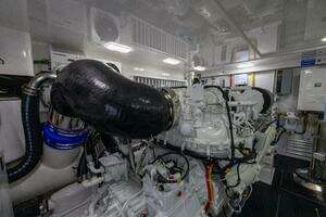 2025 Viking 82 Convertible thumbnail 59