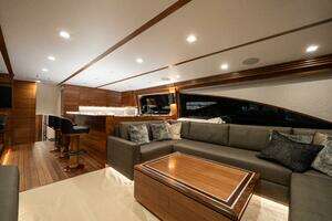 2025 Viking 82 Convertible thumbnail 2