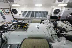 2025 Viking 82 Convertible thumbnail 65