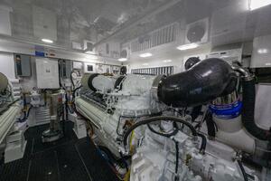 2025 82 Viking Convertible Boujie Engine Room (5)