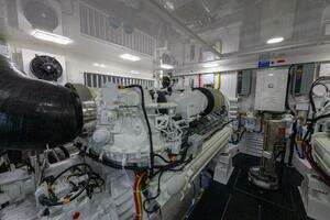 2025 Viking 82 Convertible thumbnail 61