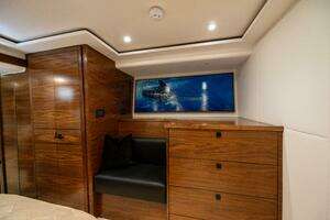 2025 Viking 82 Convertible thumbnail 20