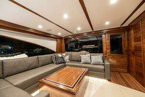 2025 Viking 82 Convertible thumbnail 5
