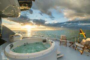 2002 Lazzara Yachts thumbnail 15